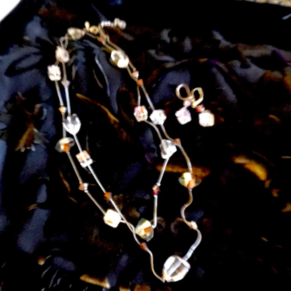 Premier design Jewelry, Neckace and earring set.